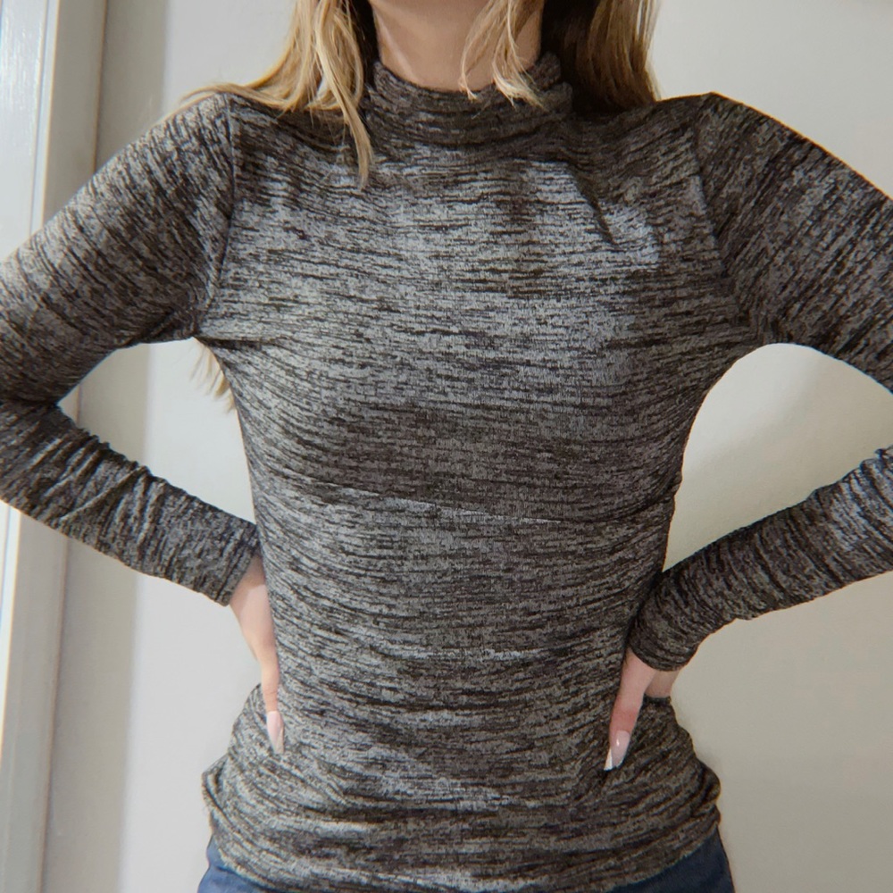 3/12 Long sleeve dark grey turtle neck shirt